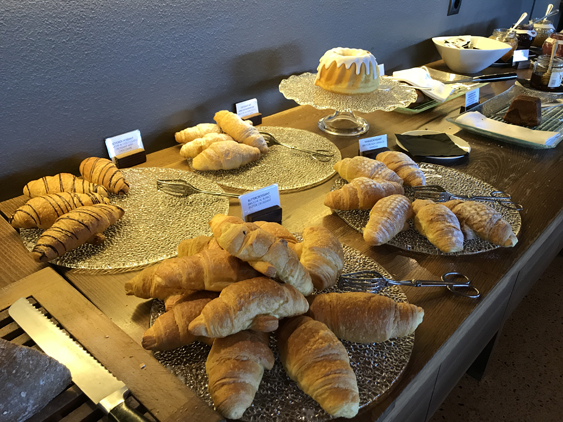 café da manhã no hotel Miramonti