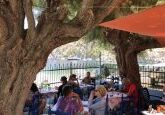Taverna na praia Nanou