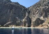 barco saindo de Agios Georgios