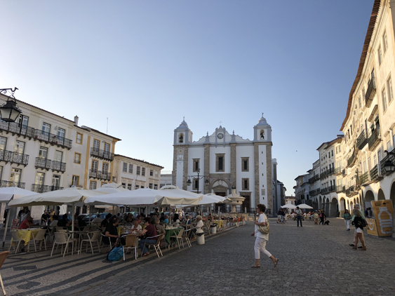 Évora